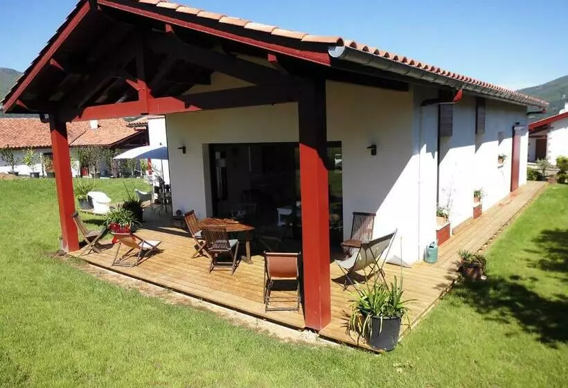 Aamiaismajoitus (B&B) Maison Fleurie