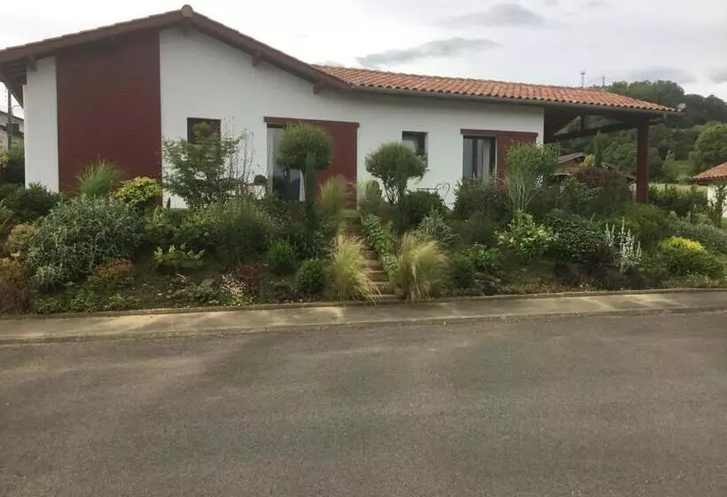 Aamiaismajoitus (B&B) Maison Fleurie