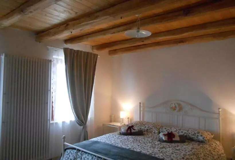 ホテル Agriturismo La Casa Nei Boschi