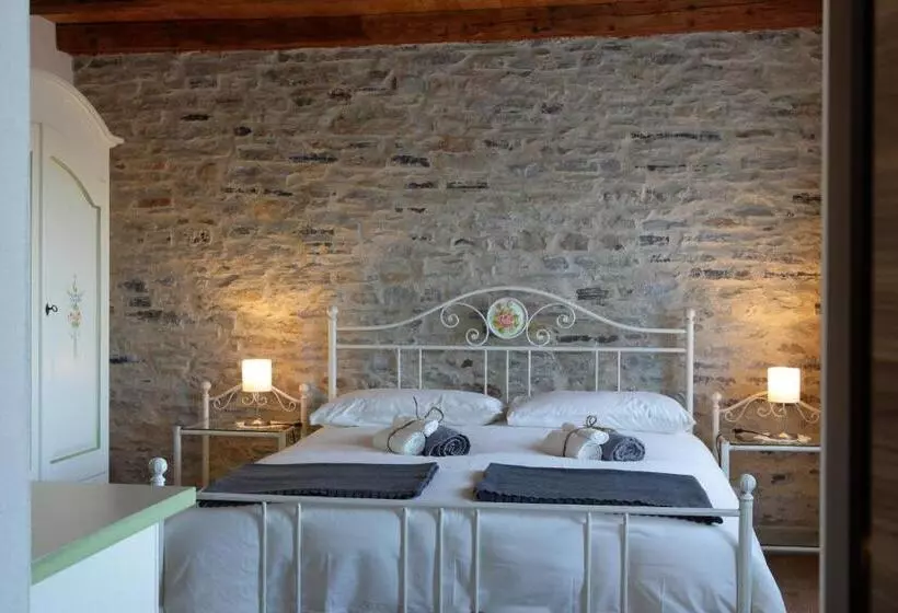 ホテル Agriturismo La Casa Nei Boschi
