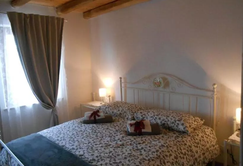 ホテル Agriturismo La Casa Nei Boschi