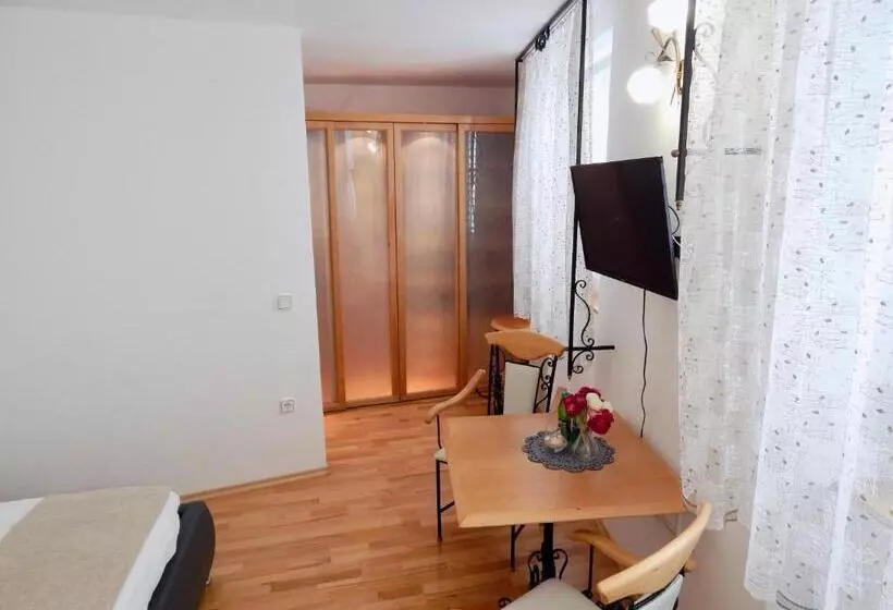 Pension Apartments Igor