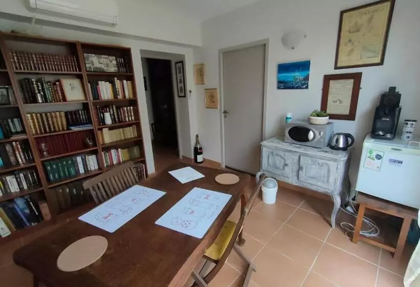 Majatalo Chez Régine