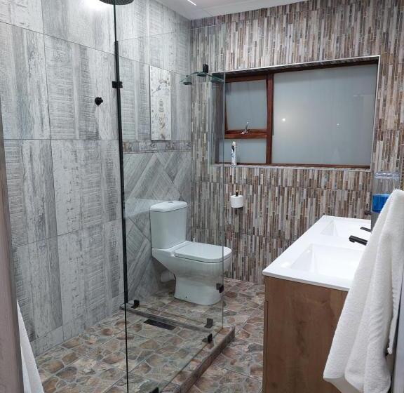 פנסיון Twins Guest House Astoni