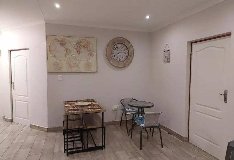 پانسیون Twins Guest House Astoni