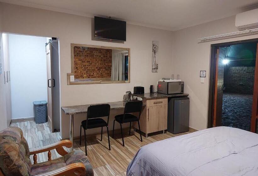 פנסיון Twins Guest House Astoni