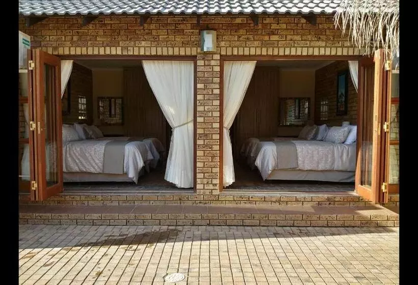 پانسیون Twins Guest House Astoni