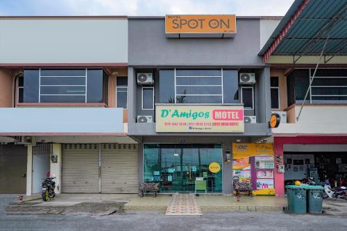 Spot On 89974 D Amigos Motel