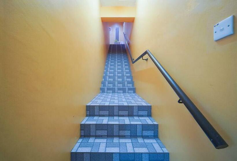 Spot On 89974 D Amigos Motel