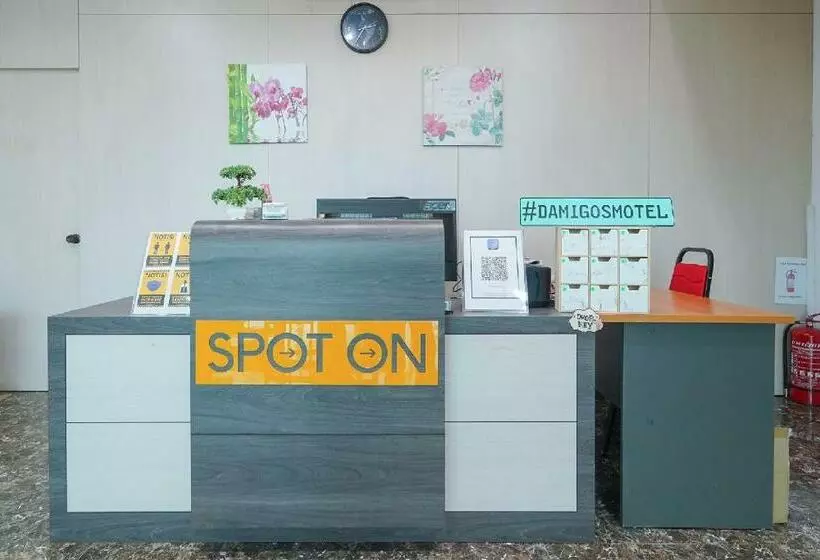 Spot On 89974 D Amigos Motel
