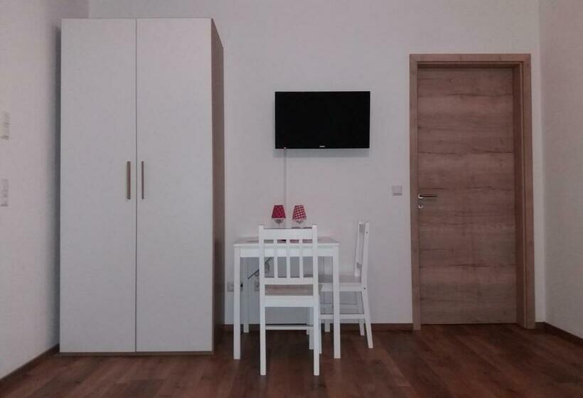 호스텔 Gästehaus Laienhof