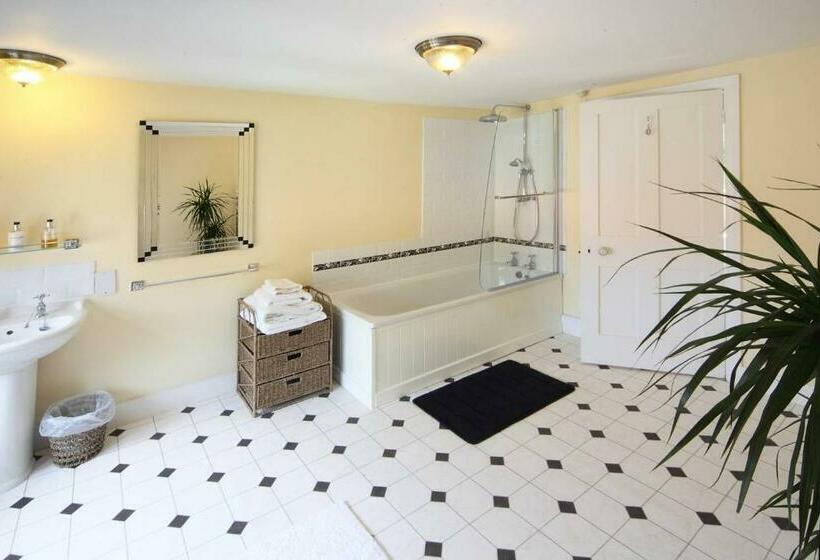 Bed and Breakfast Bawdsey Hall