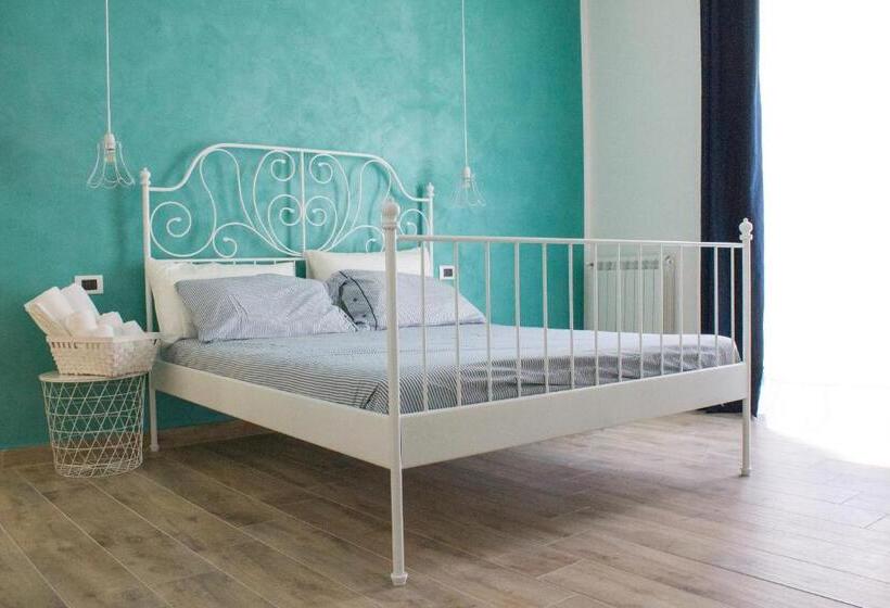 تختخواب و صبحانه Fanà