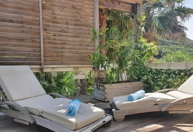 تختخواب و صبحانه Petra Bianca