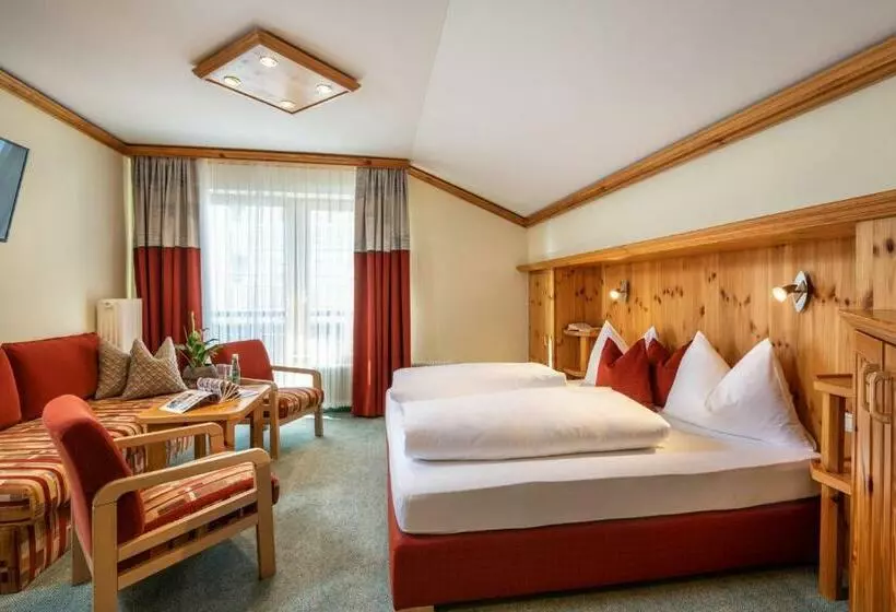 Hotelli Garni Haus Tyrol