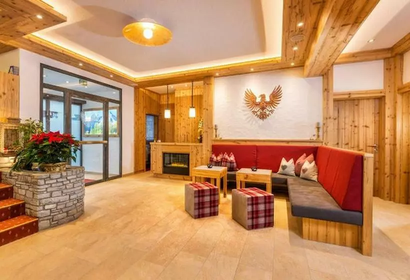 Hotelli Garni Haus Tyrol