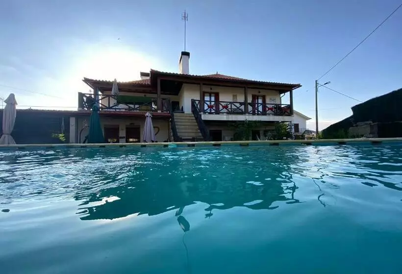 Aamiaismajoitus (B&B) Casa Da Aldeia Da Avó
