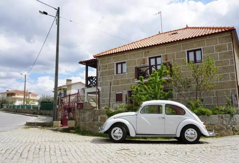Aamiaismajoitus (B&B) Casa Da Aldeia Da Avó