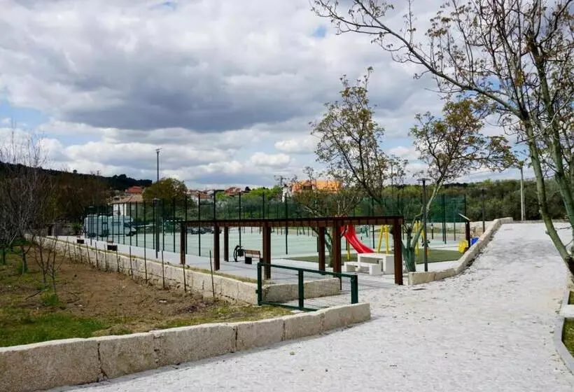 Aamiaismajoitus (B&B) Casa Da Aldeia Da Avó