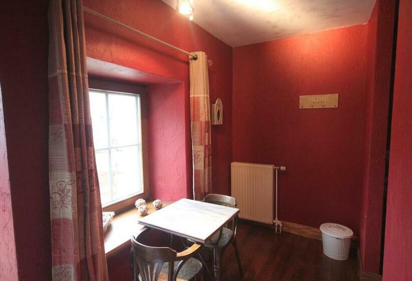 تختخواب و صبحانه Comme à La Ferme