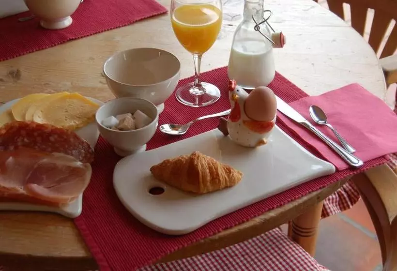 تختخواب و صبحانه Comme à La Ferme