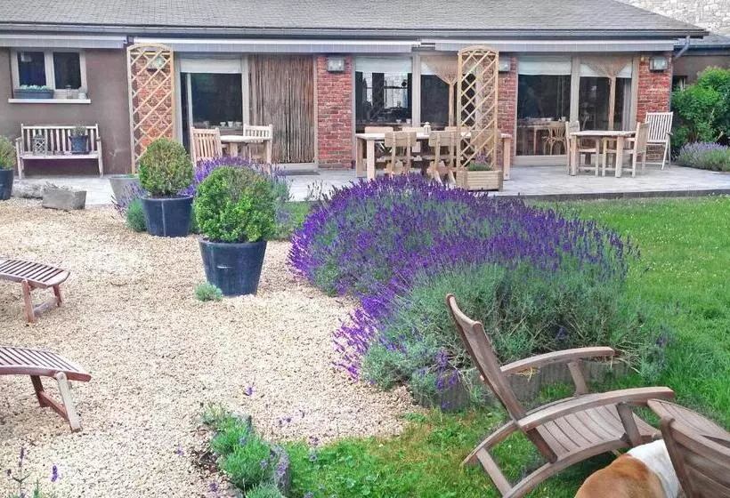 تختخواب و صبحانه Comme à La Ferme