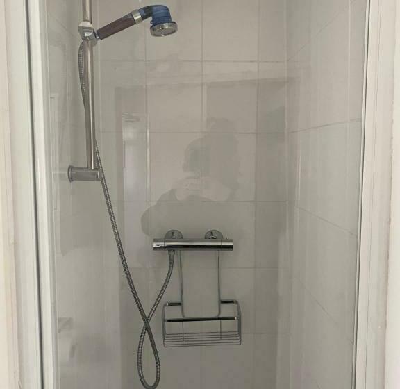 민박 The Old Brasserie & Rooms @ No.8