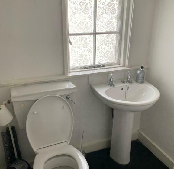 민박 The Old Brasserie & Rooms @ No.8