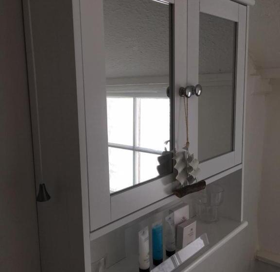 민박 The Old Brasserie & Rooms @ No.8