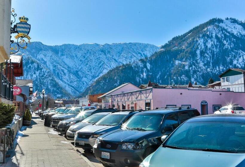 هتل Solstice Suites