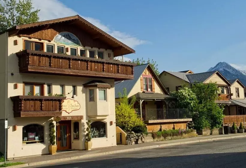 Hotelli Solstice Suites