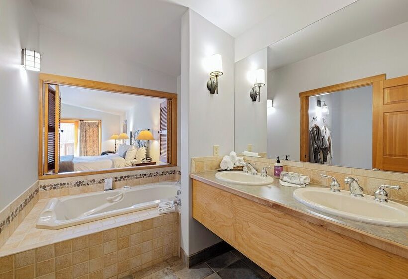 هتل Solstice Suites