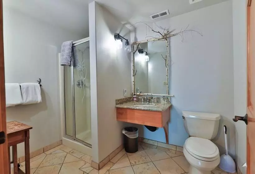 Hotelli Solstice Suites