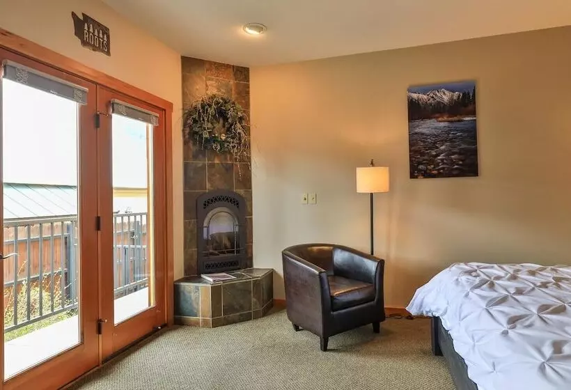 Hotelli Solstice Suites