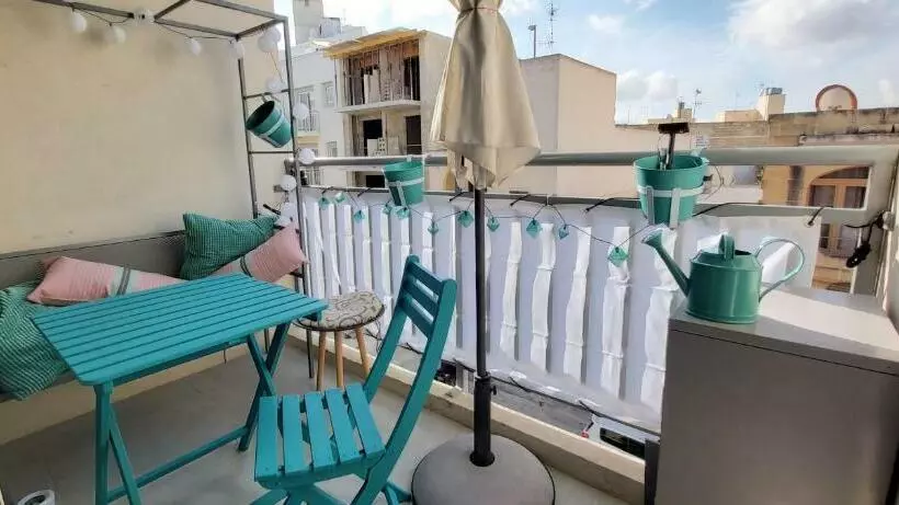 پانسیون Fur, Purr & Pool