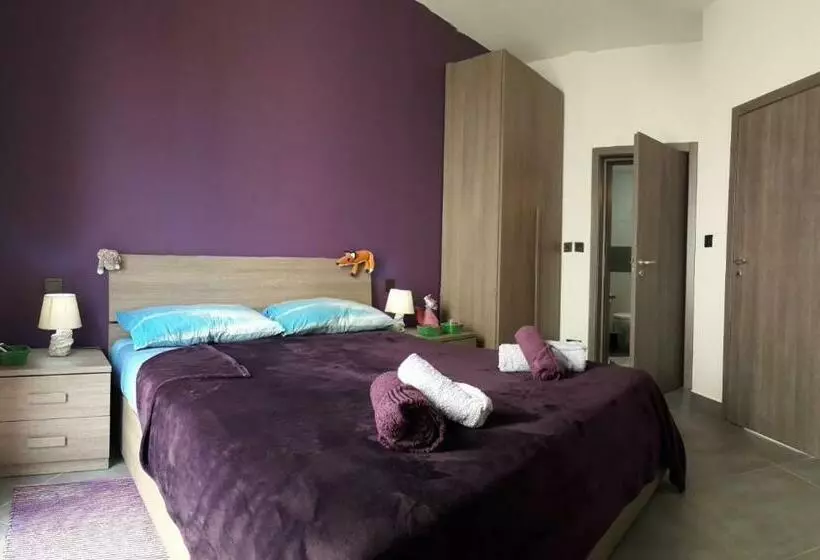 پانسیون Fur, Purr & Pool