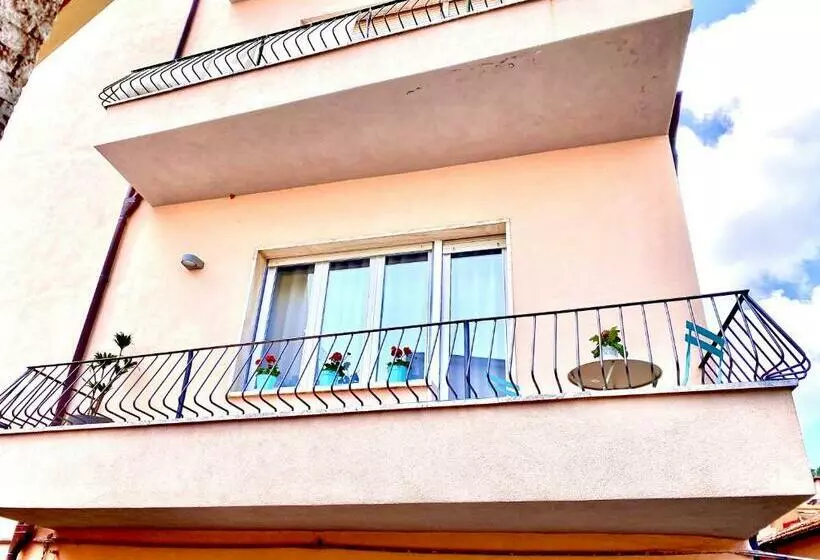 Majatalo Loraia Design Rooms