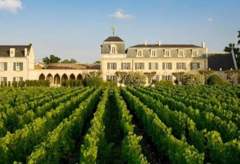 Aamiaismajoitus (B&B) Chambre Direct Piscine