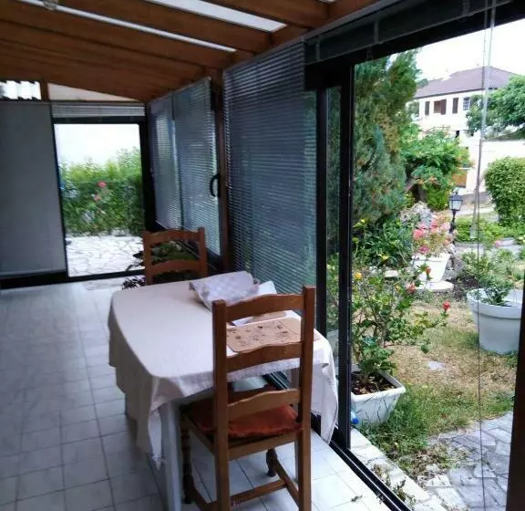 تختخواب و صبحانه Chez Myla Chambre Avec Tv écran Plat Et Salle De Bain Privative