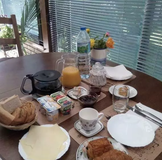 تختخواب و صبحانه Chez Myla Chambre Avec Tv écran Plat Et Salle De Bain Privative