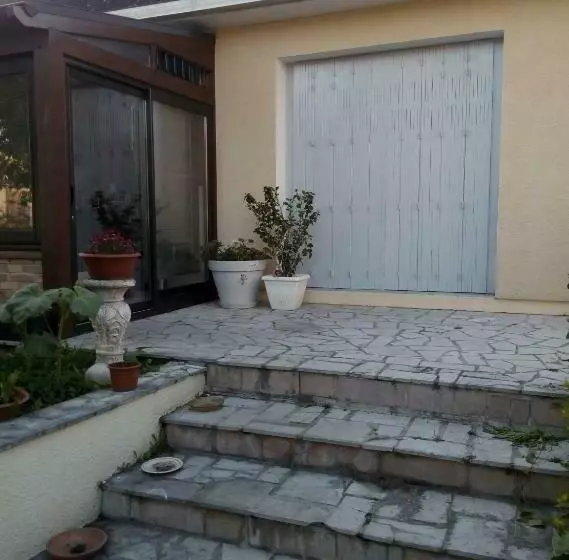 تختخواب و صبحانه Chez Myla Chambre Avec Tv écran Plat Et Salle De Bain Privative