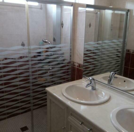 مبيت وإفطار Chez Myla Chambre Avec Tv écran Plat Et Salle De Bain Privative