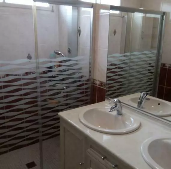 تختخواب و صبحانه Chez Myla Chambre Avec Tv écran Plat Et Salle De Bain Privative