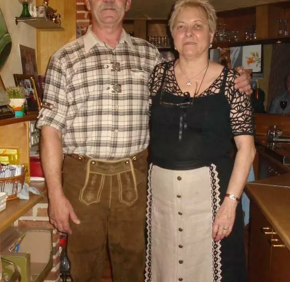 ベッドアンドブレックファースト Gasthof Lederhose