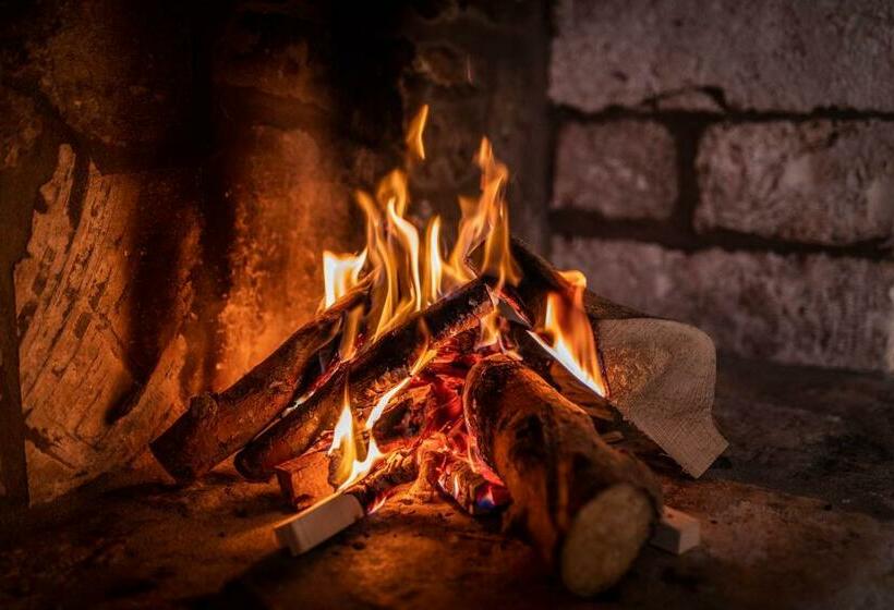 تختخواب و صبحانه Il Sogno Delle Benedettine