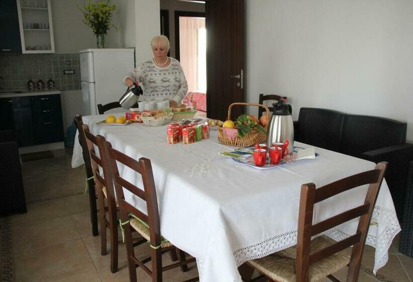 Bed and Breakfast La Macchia Mediterranea