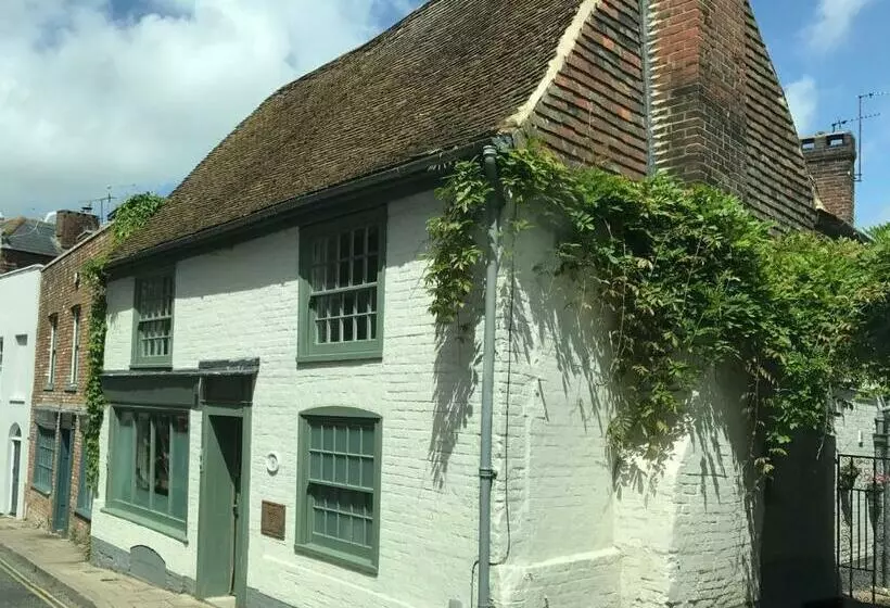 تختخواب و صبحانه The Tea House