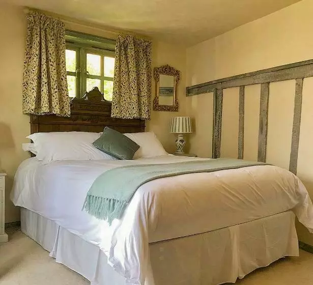 تختخواب و صبحانه The Tea House