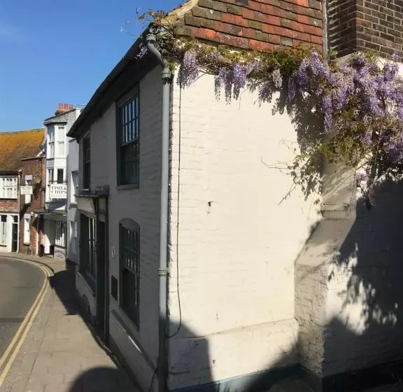 تختخواب و صبحانه The Tea House