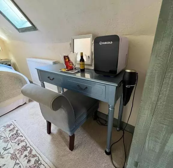 تختخواب و صبحانه The Tea House